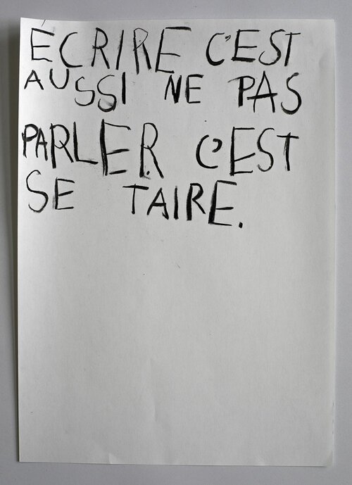 LTW (Marguerite Duras, Ecrire), 2024, fusain sur papier, 29,7x21 cm.